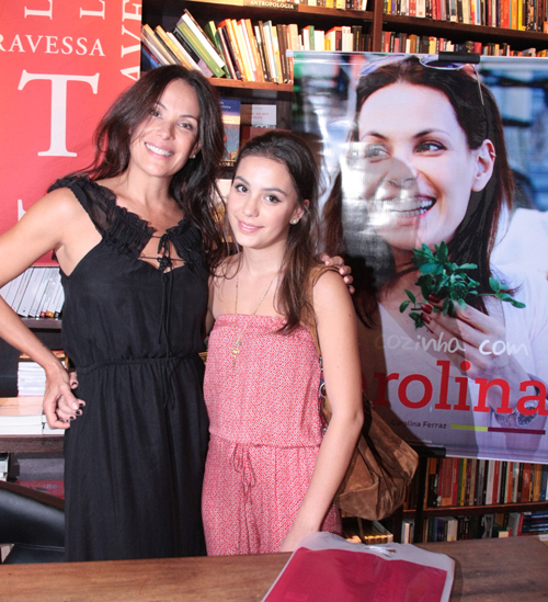Carolina Ferraz e a filha Valentina