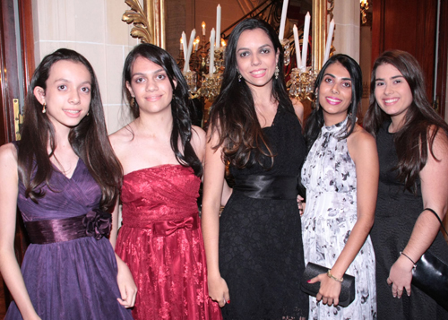 Educador-Rafaela   Isabela   Gabriela  Ana   e Maria Clara Moreira - irmãs e primas