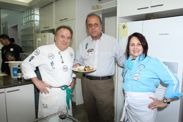 IMG_9111-Luiz Fernando Pezão(na Cozinha)entre Paolo e Conceição Neroni